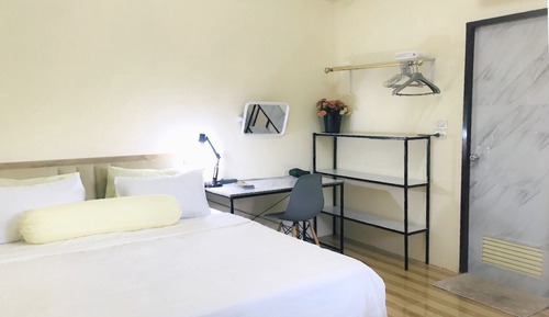 Chambre Confort, 1 très grand lit, non-fumeurs, salle de bains privée