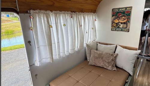 Cabane Standard, cuisine, vue montagne
