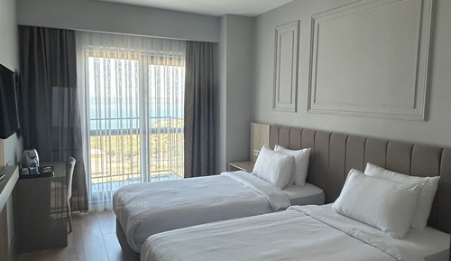 Chambre Supérieure avec lits jumeaux, balcon, vue mer
