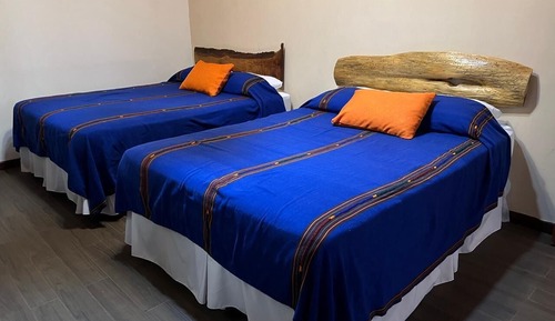 Chambre Double Familiale, vue cour intérieure