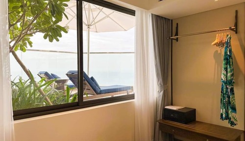 Penthouse Panoramique, 2 chambres, piscine privée, vue plage