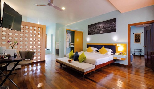 Suite, 2 chambres, baignoire, vue piscine