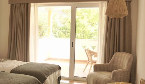 Chambre Confort Double ou avec lits jumeaux, vue ville