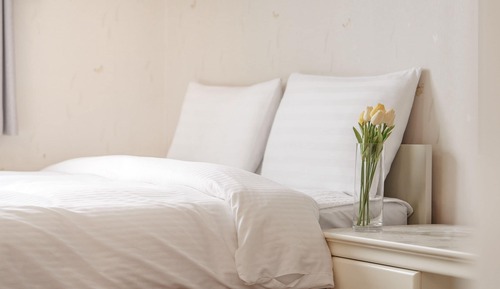 Chambre, 1 chambre (room 203)
