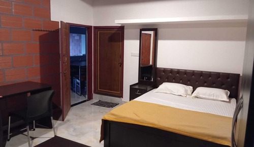 Chambre Double Confort, balcon, vue jardin