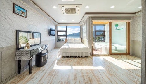 Chambre, 1 chambre (Marine 203)