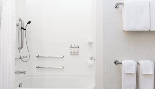 Chambre Standard, 1 grand lit, accessible aux personnes malentendantes (Mobility, Accessible Tub)