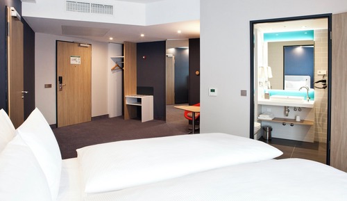 Suite, 1 grand lit, coin cuisine, en angle