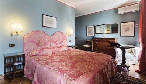 Chambre Confort Double ou avec lits jumeaux, vue lac