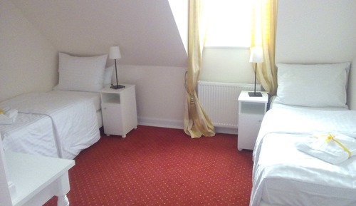 Chambre Confort Double ou avec lits jumeaux, vue golf