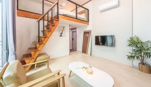 Chambre, 1 chambre (Room 202)