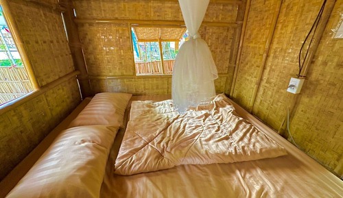 Chambre Double, futon japonais, vue fleuve
