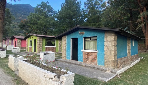 Cottage, patio, vue montagne