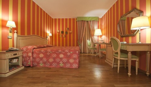 Chambre Supérieure Double ou avec lits jumeaux