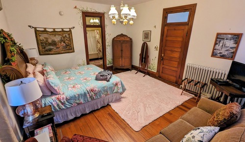Chambre Simple, vue cour intérieure