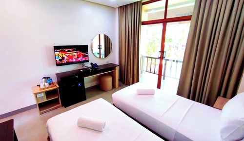 Chambre Double Standard, balcon, vue partielle sur la mer