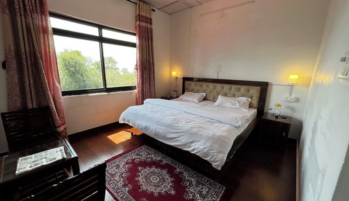 Chambre Classique, balcon, vue montagne