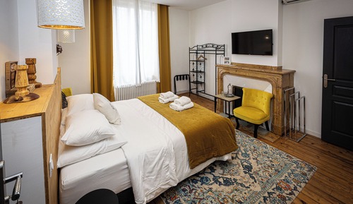 Chambre Double Confort, vue cour intérieure