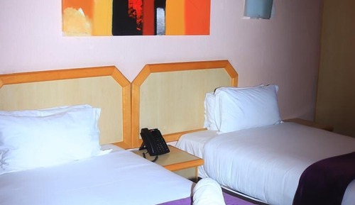 Chambre avec lits jumeaux, vue jardin