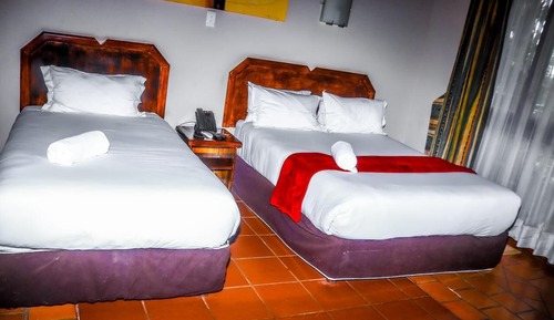 Chambre Quadruple Familiale, vue piscine