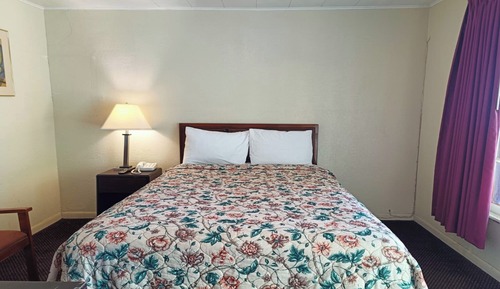 Chambre, 1 grand lit, fumeurs