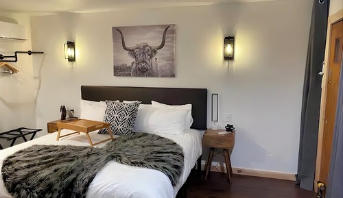 Chambre, 1 très grand lit