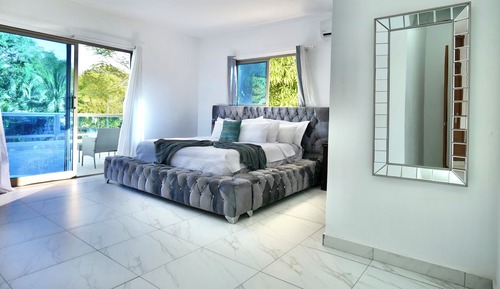 Villa Familiale, patio, vue jardin
