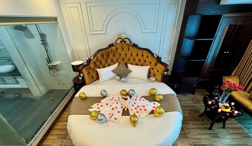 Chambre Double Luxe, 1 très grand lit, vue fleuve