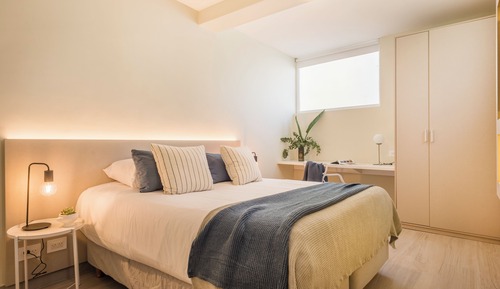Appartement Deluxe, vue cour intérieure