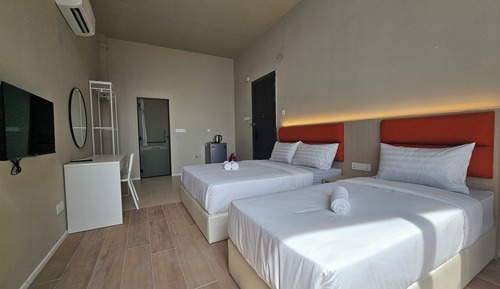 Chambre Triple Confort, balcon, vue partielle sur l'océan