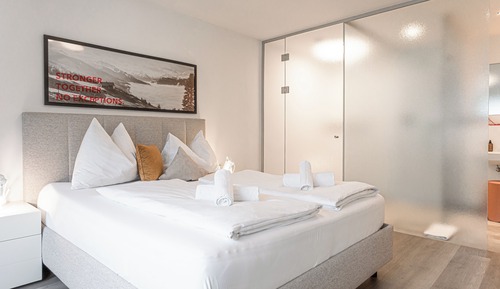 Appartement, balcon, vue montagne