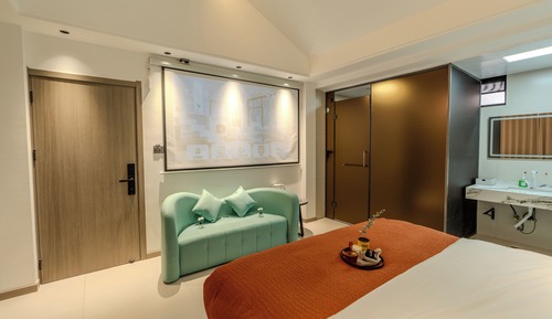 Chambre Standard, 1 grand lit, fumeurs, salle de bains privée