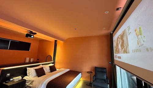 Chambre Supérieure, 1 grand lit, fumeurs, salle de bains privée