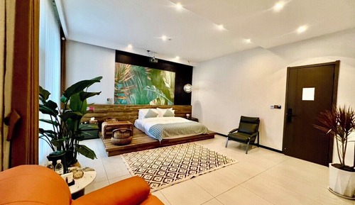 Chambre Classique, 1 grand lit, fumeurs, salle de bains privée