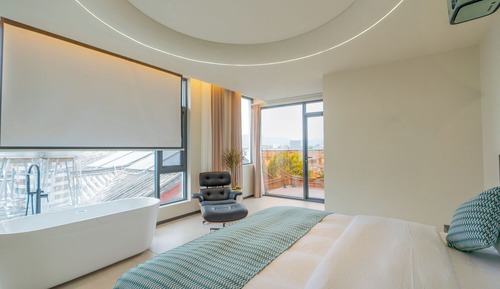 Chambre Panoramique, 1 grand lit, balcon, vue cour intérieure