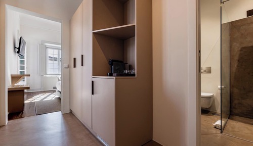 Chambre Confort Double ou avec lits jumeaux, balcon, vue piscine