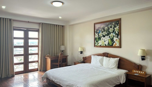 Chambre Deluxe, 1 très grand lit, vue ville