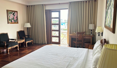 Chambre Supérieure, 1 grand lit, vue ville