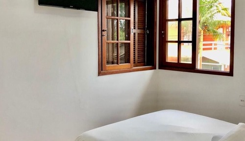 Appartement Familial, balcon, vue cour intérieure