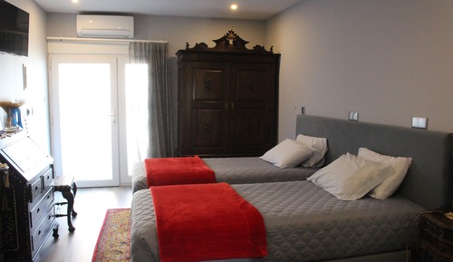 Chambre Confort Double ou avec lits jumeaux, vue jardin