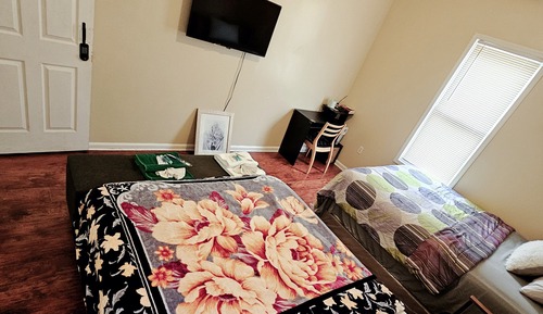 Chambre Classique, 2 grands lits, non-fumeurs, salle de bains commune