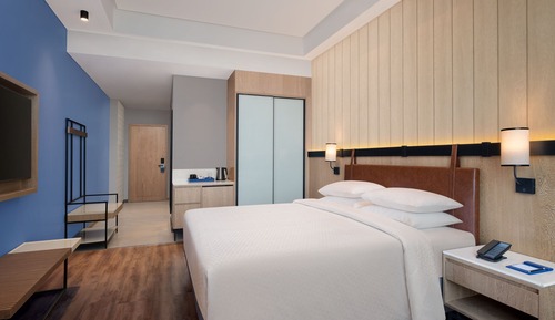Chambre Deluxe, 1 très grand lit, non-fumeurs, vue ville