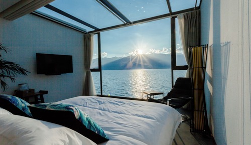 Chambre Double Supérieure, salle de bains privée, vue lac