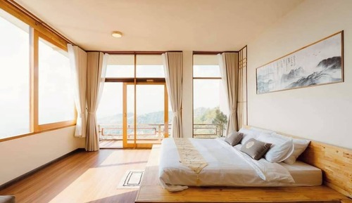 Chambre Familiale, véranda, vue montagne