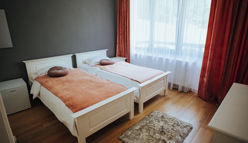 Chambre Standard avec lits jumeaux, balcon, vue montagne