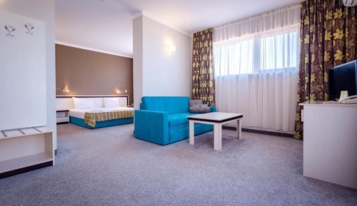 Suite Familiale, balcon, vue partielle sur la mer