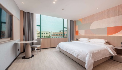 Chambre Supérieure, 1 très grand lit et 1 canapé-lit, fumeurs