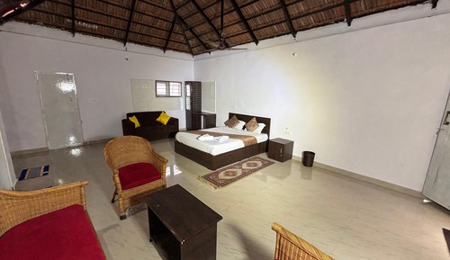 Villa Familiale, balcon, vue établissement