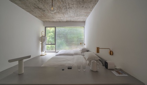 Chambre avec lits jumeaux, vue colline