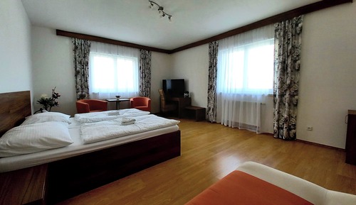 Chambre Double, vue cour intérieure